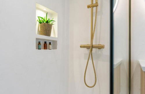 2-Bed - Sleeps 6 - Seafront View with Free Parking - Foto 10