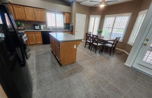 Bold Blue Retreat in Henderson - Foto 7