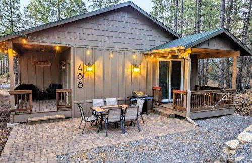 Relax & Recharge in Cozy Pinetop 2BR Retreat - Foto 3