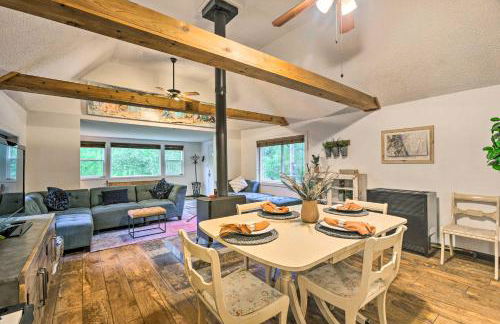 Creekside Morrison Cabin about 9 Mi to Red Rocks Park! - Foto 10