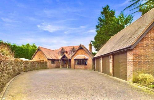 Serene Retreat - Hot Tub - Pool Table - Close to New Forest and Bournemouth Beach - Sleeps 12 - Foto 77