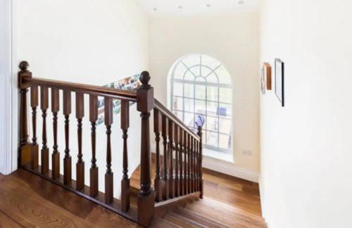 Spacious 5 Bed & Hot Tub Sleeps 12, near Stratford upon Avon - Foto 35