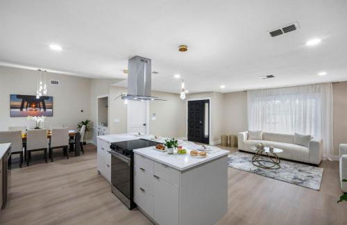 Luxe Getaway w Pool, Games & Fun Vibes - Foto 19