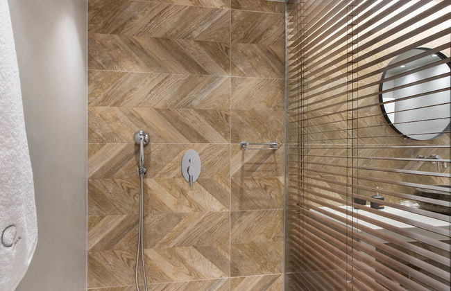 Pebble Luxury Suite by the Sea - Photo 25