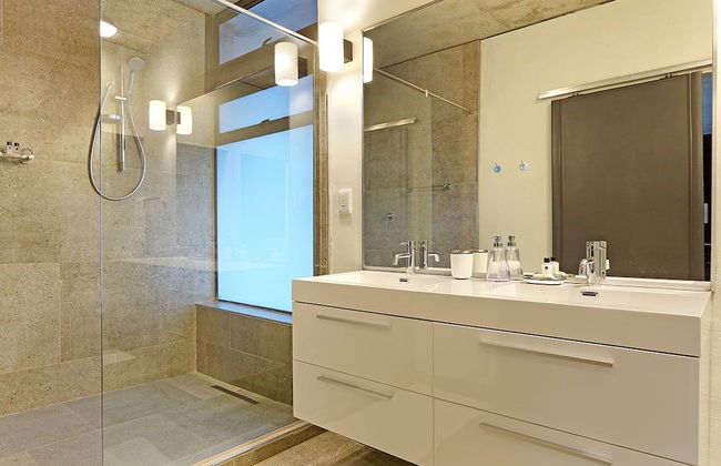 Metropolis 1108 - Adults Only - Photo 13