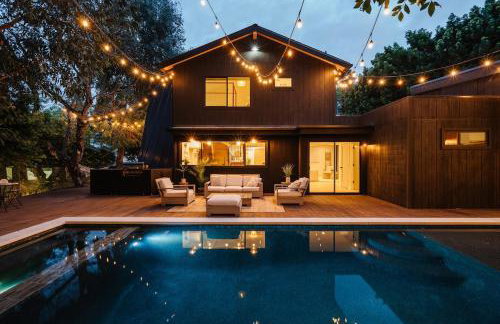 Studio City Stunning House with 5 bedrooms, Pool, Jacuzzi, Fire-pit, Guest House - Foto 1