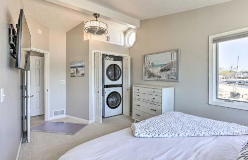 Lakefront Bellevue Home Private Beach and Fire Pit! - Foto 14