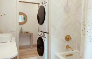 Luxury 5BR A frame w Heated Pool, Walk to Beach - Foto 22