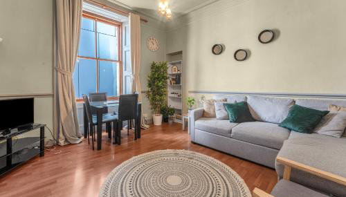 Central, Cozy 2BR-1BA-Haymarket - with Parking - Foto 1