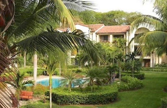 Luxe! Impressively designed 2nd-floor unit in Coco done in red and orange hues - Photo 24