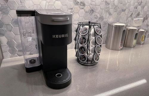 Bright Top Floor-Elevator-Walk Downtown-Laundry - Foto 12