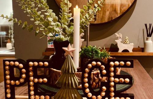 The Fifth Quarters, Grade II Listed Apartment, The Lace Market, NG1, City Centre, Nottingham, Sleeps 4 - Photo 48