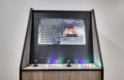 Luxe Lrg Pocono House for 18 Hot Tub/Gameroom/Pool - Foto 13