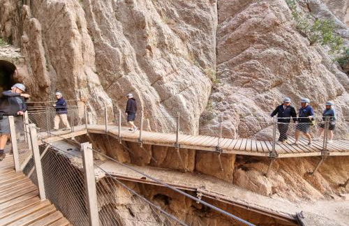 Sea View Penthouse Apartment with Hot Tub - Casa Bella Vista, Buenas Noches , Estepona - Photo 48