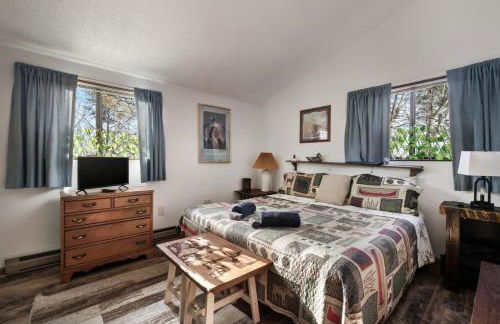 Zen Vibe w Fireplace Grill Deck & Screened Porch - Foto 24