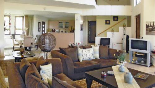 Awesome Home In Kamena Vourla - Foto 2