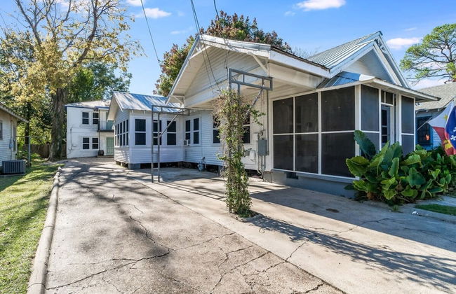 Jefferson Home Room 2 - Photo 12