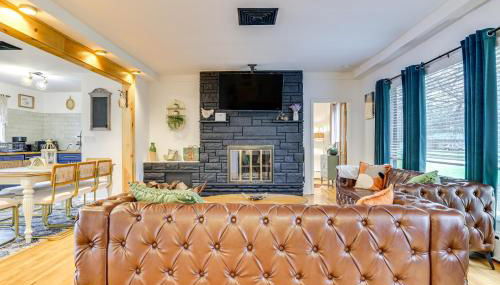 Game Room and Hot Tub! Cresco Family Home - Foto 5