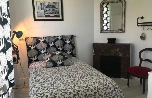 LES HORTENSIAS Spacieuse Maison en ardoise du pays FIBRE - Foto 41