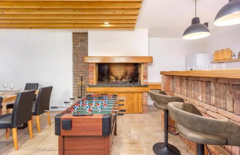 Amazing Home In Jurdani - Foto 6