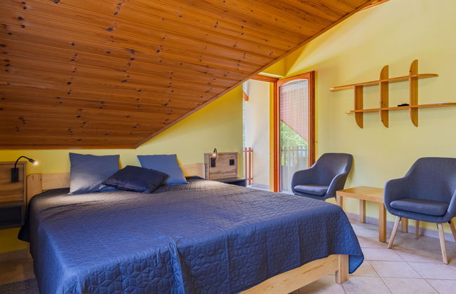 4 bedroom Apartment in Balatonszárszó with garden and terrace - Photo 9