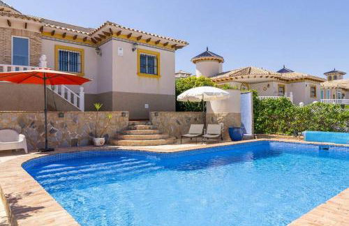 Casa Lilly-Rose, a beautiful 3 bedroom detached villa a short walk to the Villamartin Plaza & Golf course - Foto 5