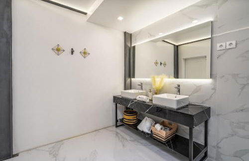 Host Wise - Elegant Loft with Historic Charm & Terrace - Foto 23