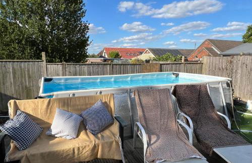 Lavender Lodge - Pool and Hot Tub with sunset views over open fields - Foto 20