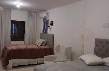 Linda casa com piscina, quiosque e churrasqueira a 150 metros da praia - Foto 7