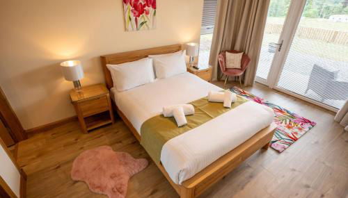 The Swallows Nest - Photo 2