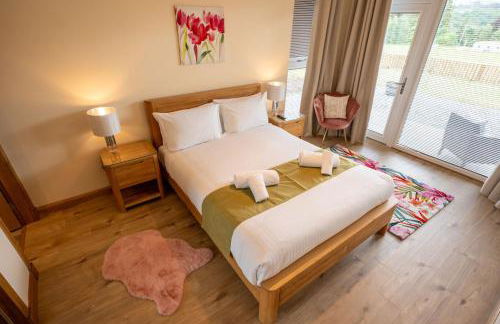 The Swallows Nest - Photo 2