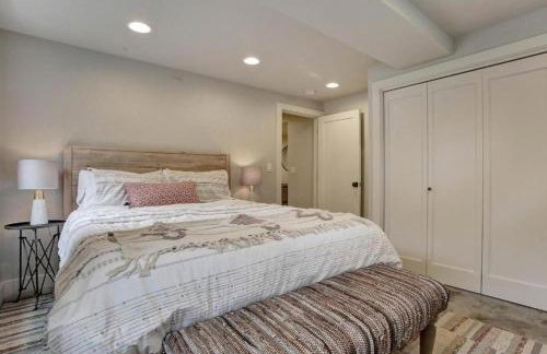 Private Daylight Basement - Near Downtown & Lake - Foto 26