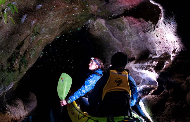 Balade en kayak aux grottes Glow Worm - Photo 1