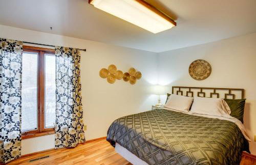 All-Season Lodge 40 Acres Walk to Elkhart Lake! - Foto 18