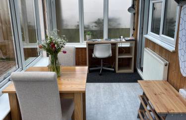 Cozy & Self Contained Garden Bungalow - Foto 21