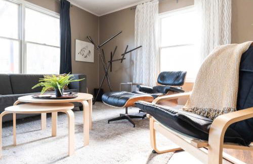 Enchanting 3BR Cottage Close to Downtown - Foto 5