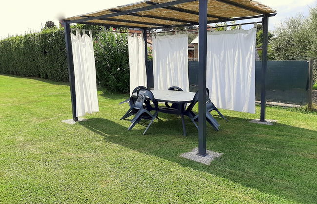 Villa In Lucca Placed in a Residential Area, all Services Nearby - Foto 13