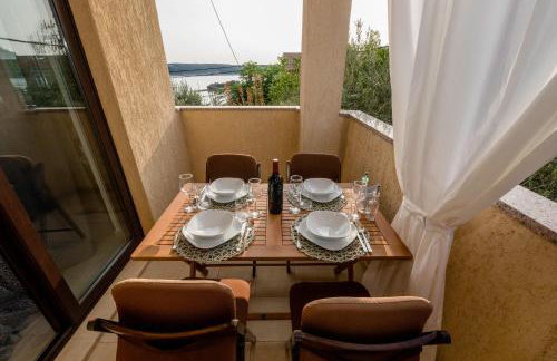 Apartments by the Beach with Pool and Lounge Beds - Miral Apartments - Foto 58