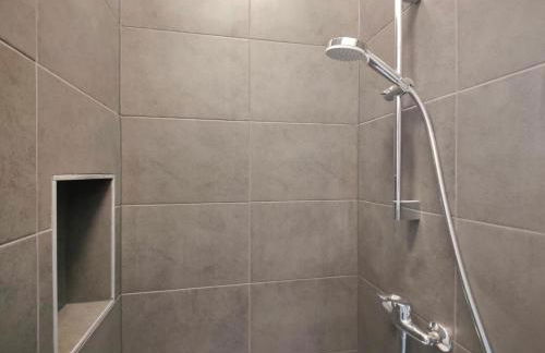 Tolstov Apartments - City Apartments with 2 , 3 and 6 Rooms - 15 Min to Messe DUS and Old Town DUS - Foto 41