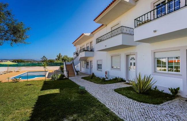 Captivating 1-bed Apartment in Olhos de Agua - Foto 1