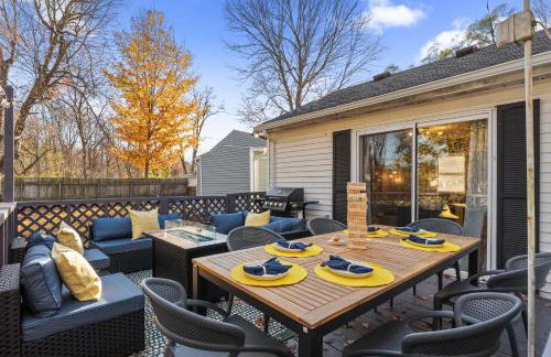 3BD Family Retreat - 4 Mins to UND - Yard Games - Foto 18