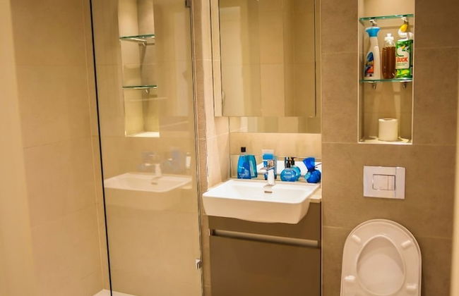 Thames View 2 Bed Apartment With Balcony - Photo 34