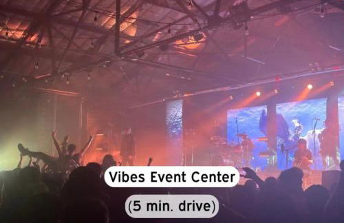 Modern 2BR Retreat- Prkng,Near Rvrwlk & Conv Ctr - Foto 3