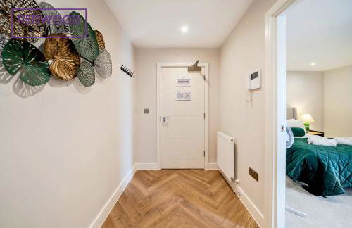 Brand New Premium Serviced Apartments, Free Parking, High-Speed WiFi By Redwood Stays - Foto 51