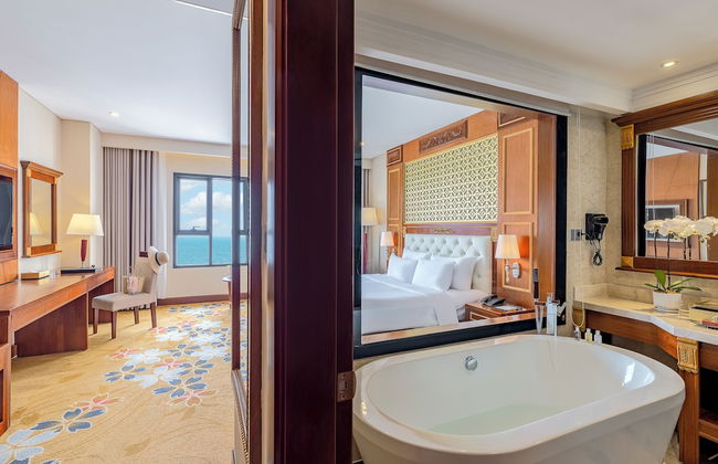 DLG Hotel Danang - Photo 77