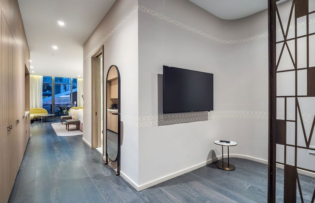 Suites at SLS LUX Brickell managed by CE - Photo 4