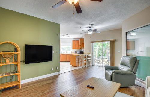 Walk to the Beach! New Smyrna Hideaway with Patio - Foto 7