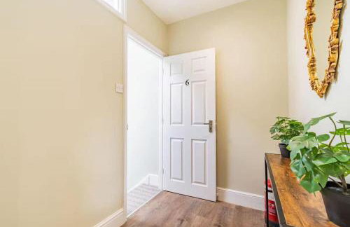 Sea View Penthouse - Walkable to Beach & Town - Foto 7