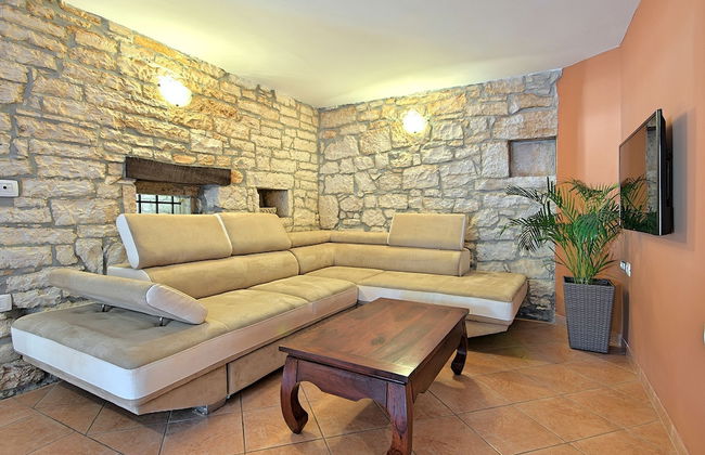 Perfect for Children, Garden With Pool, Playground and Walk in Whirlpool - Foto 6