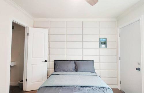 Cozy 2B1B Guest House with Private Entrance and Parking - Foto 19